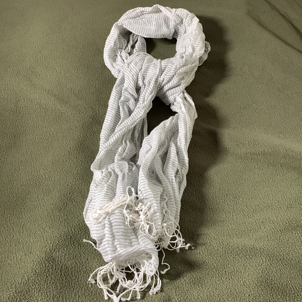 Coldwater Creek light scarf .Gray/green striped. Gray open weave infinity scarf. - Picture 5 of 9